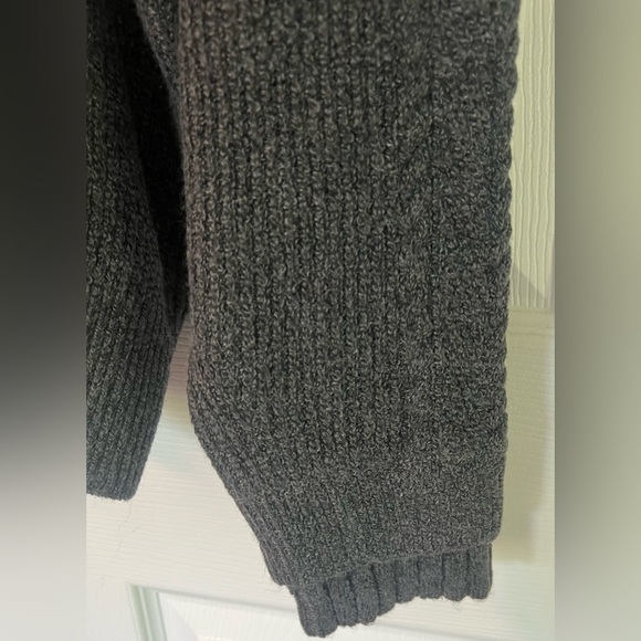 Women's New With tags St. Johns Bay Charcoal Heather Knit Sweater - Picture 2 of 6